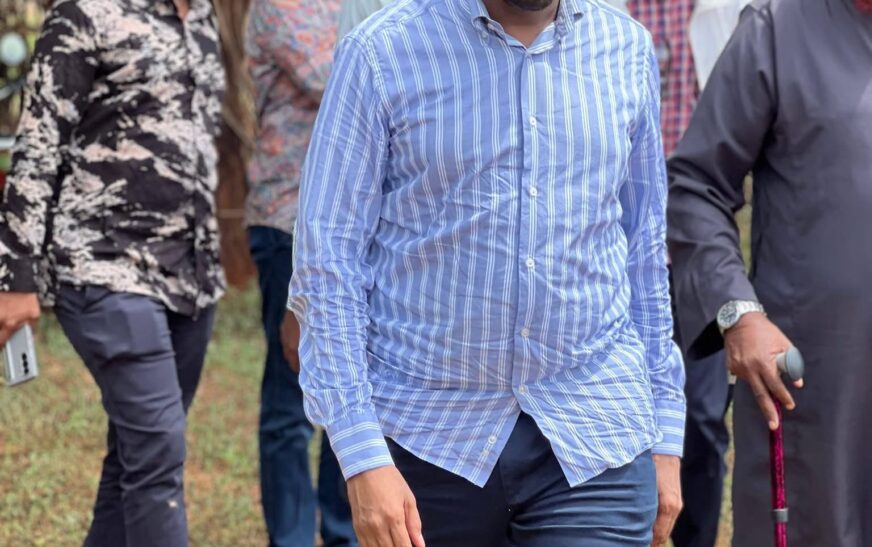 Mandera North MP Aspirant Abdi Guliye Visits Drought-Displaced Families in Tana River, Distributes Aid Amid Worsening Crisis