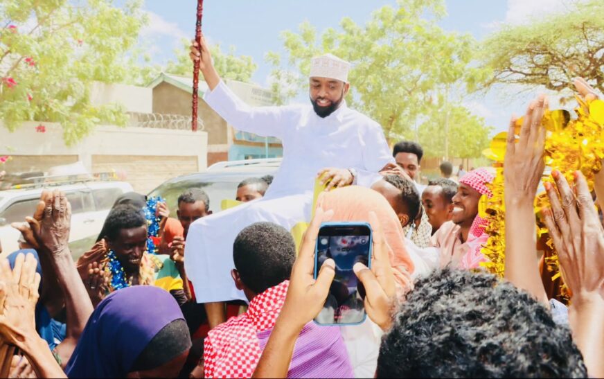 4D93FE01 AF2A 427E 97D4 0CB531569C20